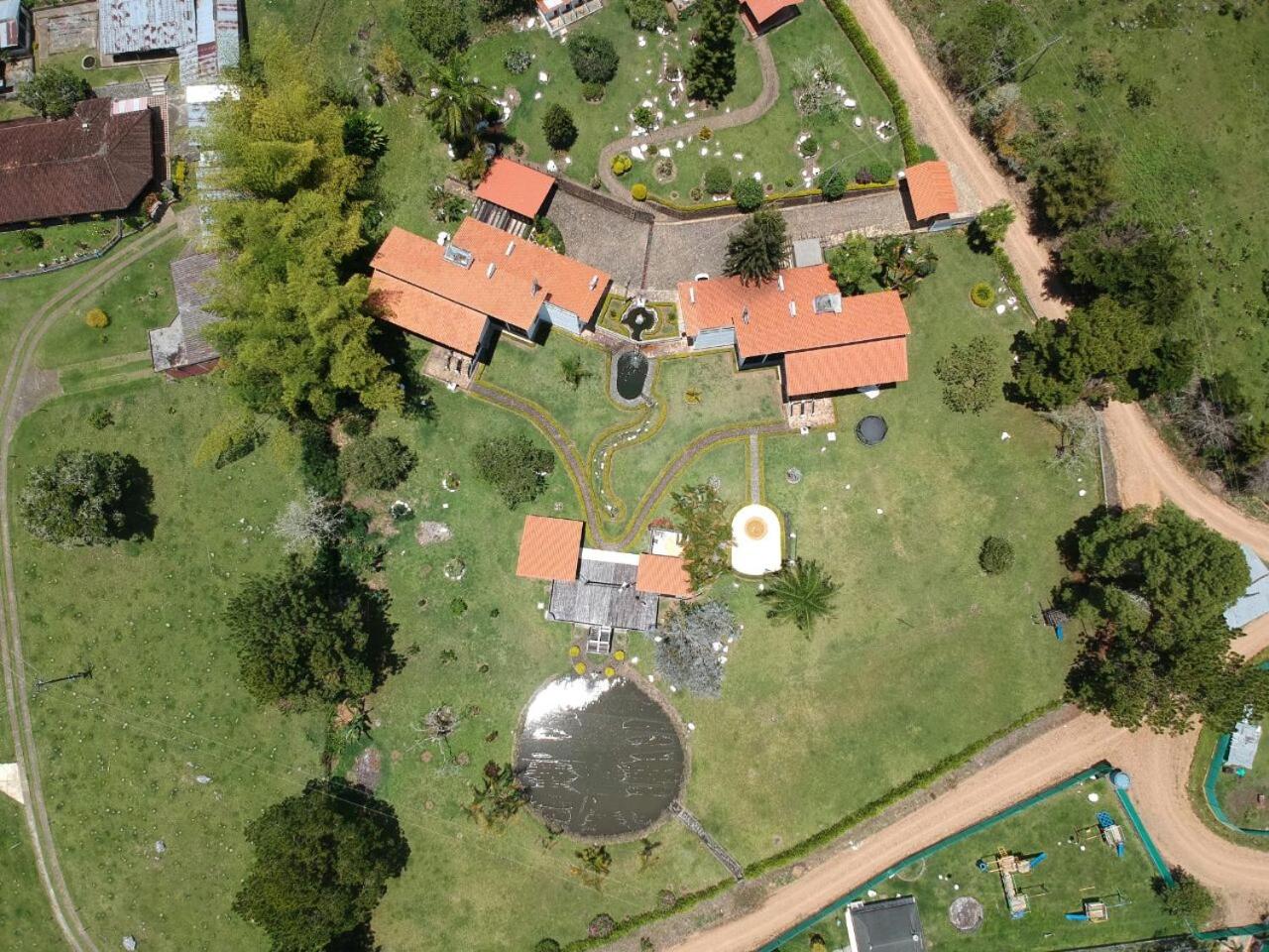Hotel MACA lago calima