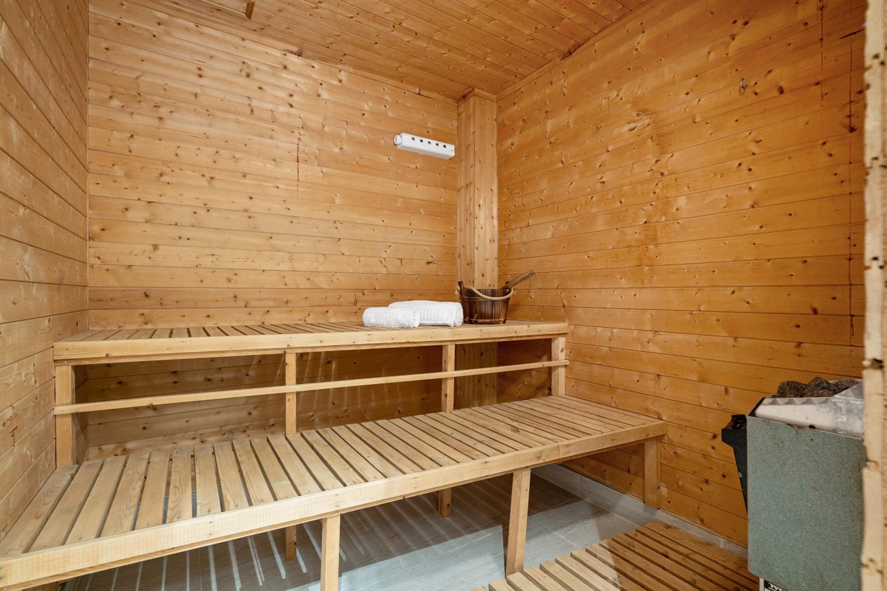 Arctic Aurora Apartment I SAUNA I Family & Groups view 5