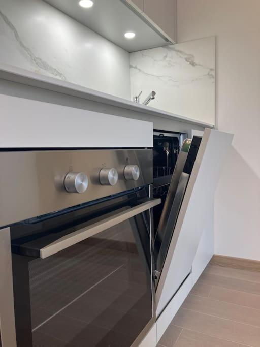 New! Andy Suite - Modern and Design