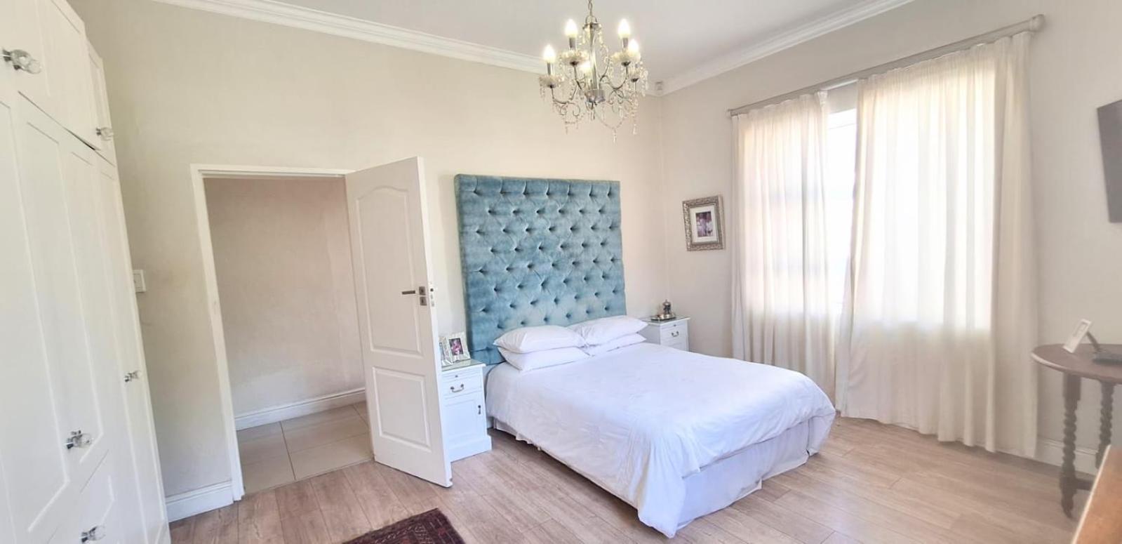 Luxury Retreat - home-away-from-home near the beach view 3