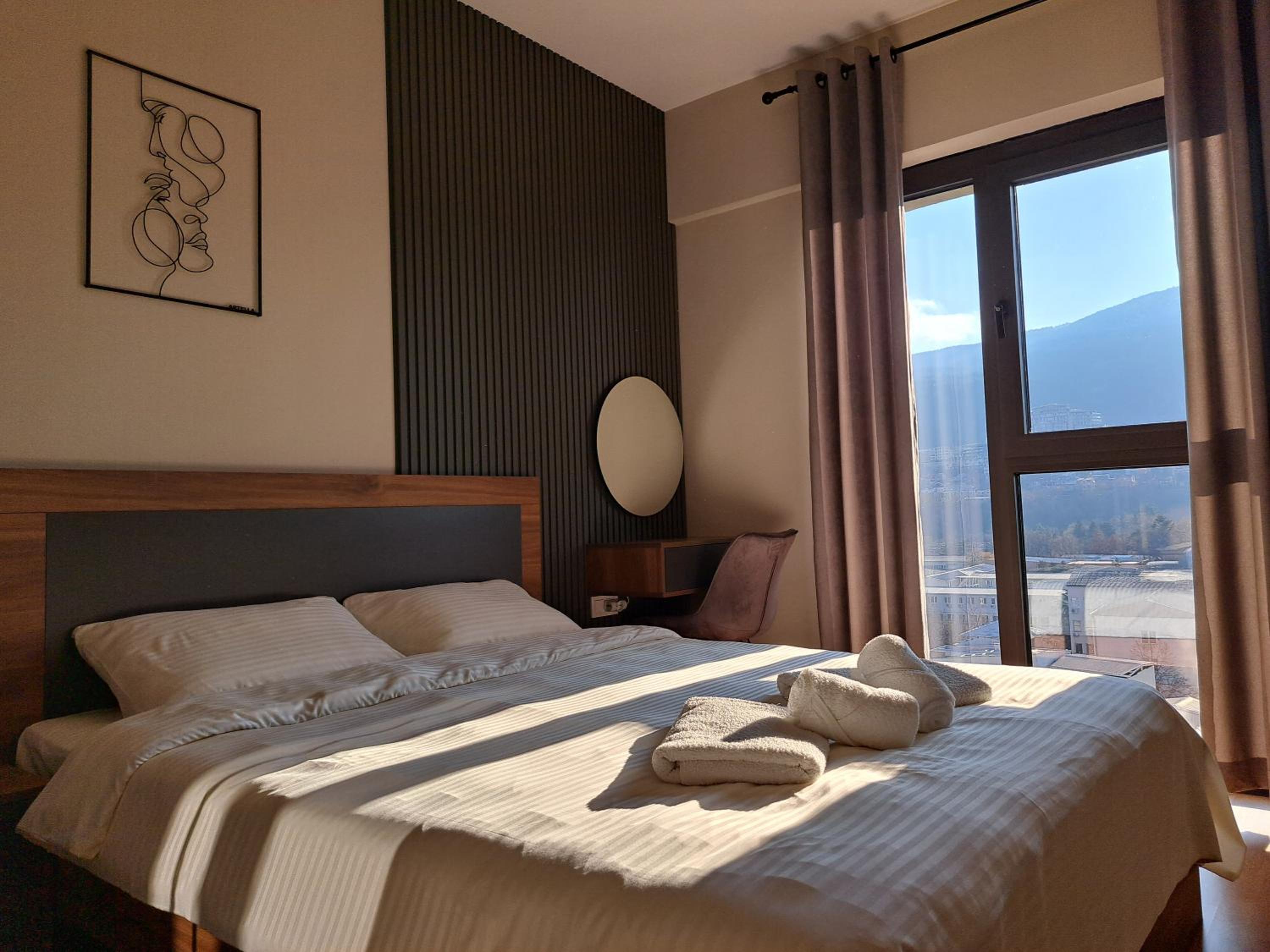 Anika Luxury apartment at Diamond center view 2