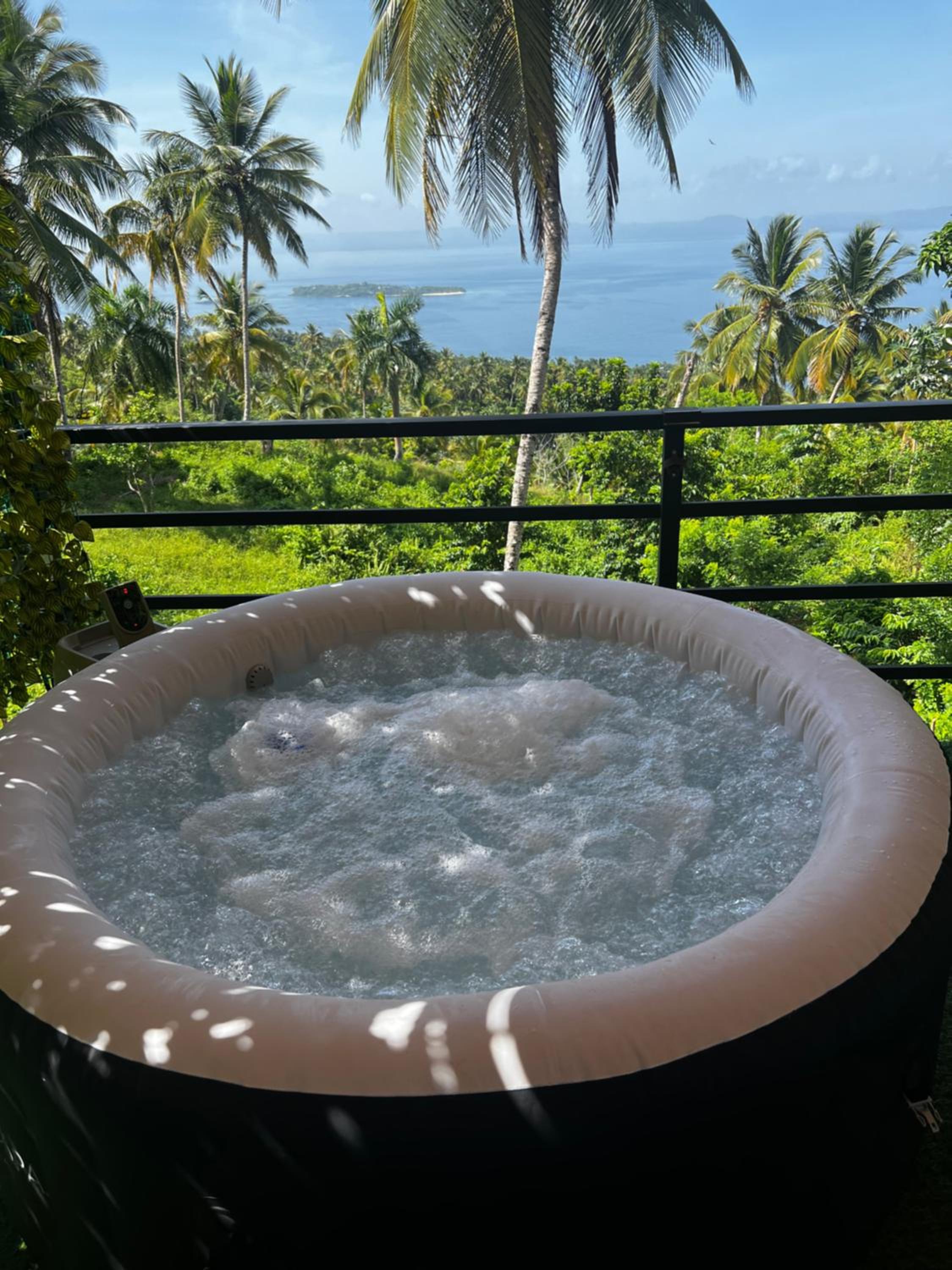 Private intimate villa 2pax with jacuzzi beautiful view