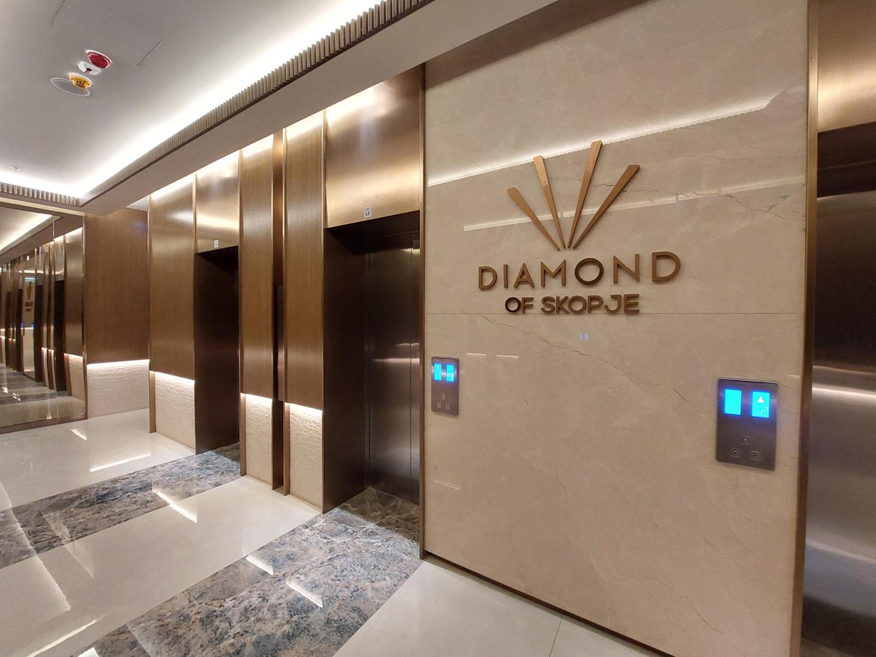 Anika Luxury apartment at Diamond center view 5