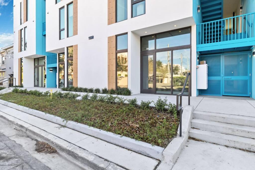 Rosemary District with Patio and in walking Distance to Downtown 3 Month Minimum