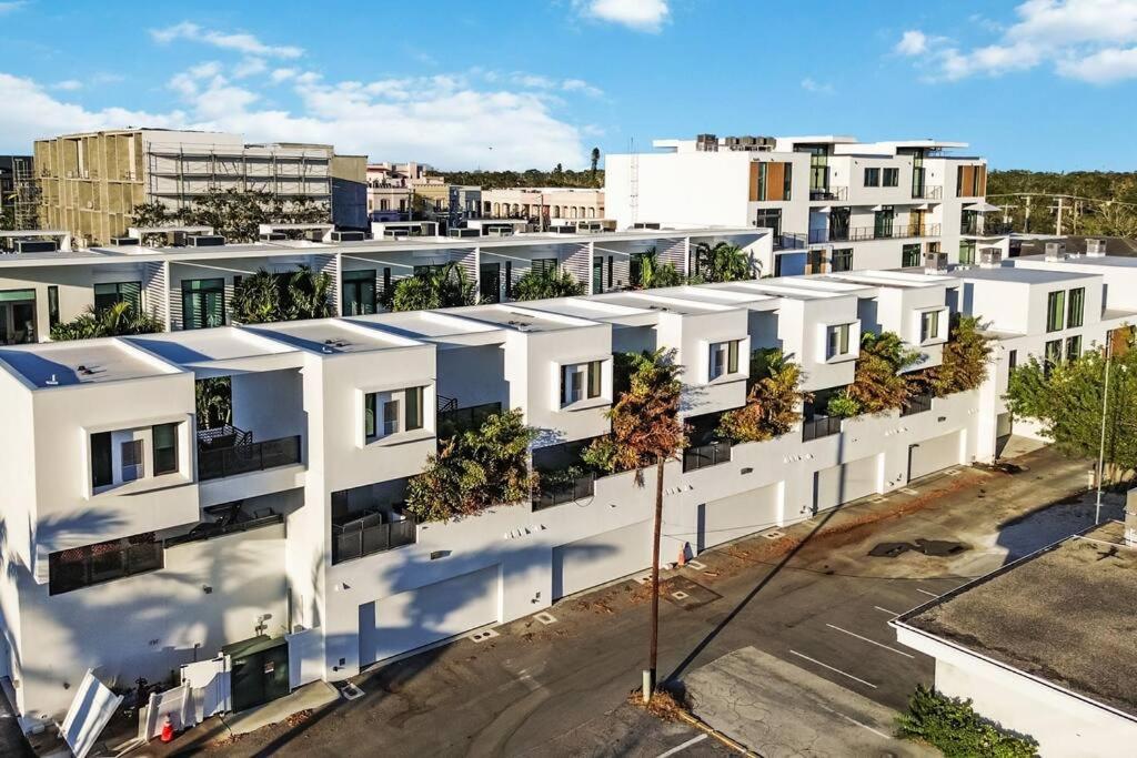 Rosemary District with Patio and in walking Distance to Downtown 3 Month Minimum