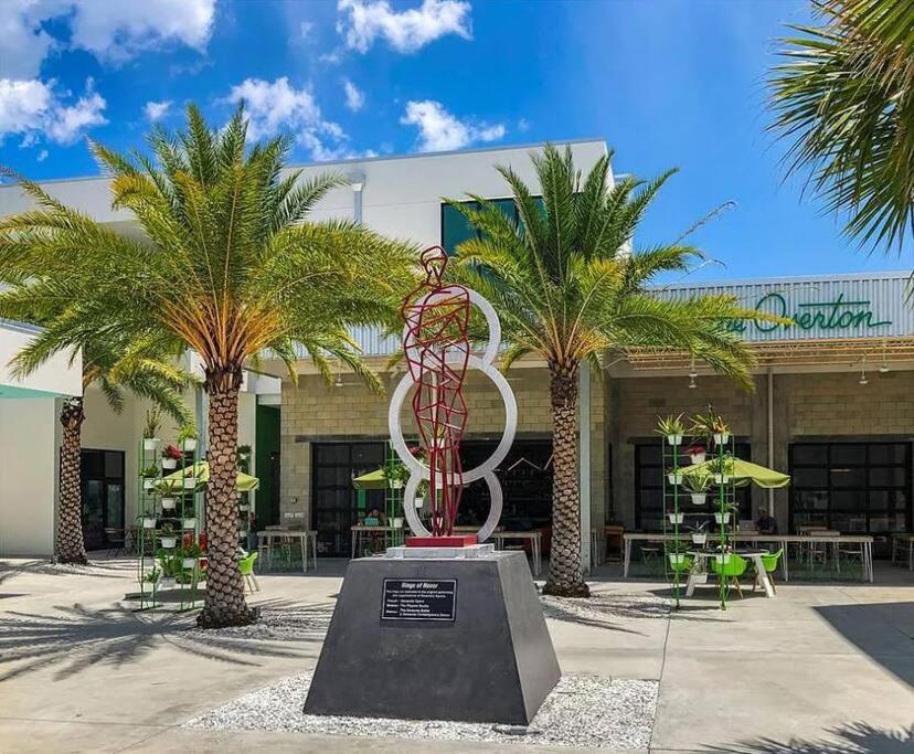 Rosemary District with Patio and in walking Distance to Downtown 3 Month Minimum