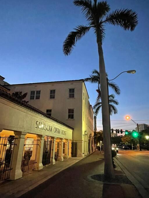 Rosemary District with Patio and in walking Distance to Downtown 3 Month Minimum