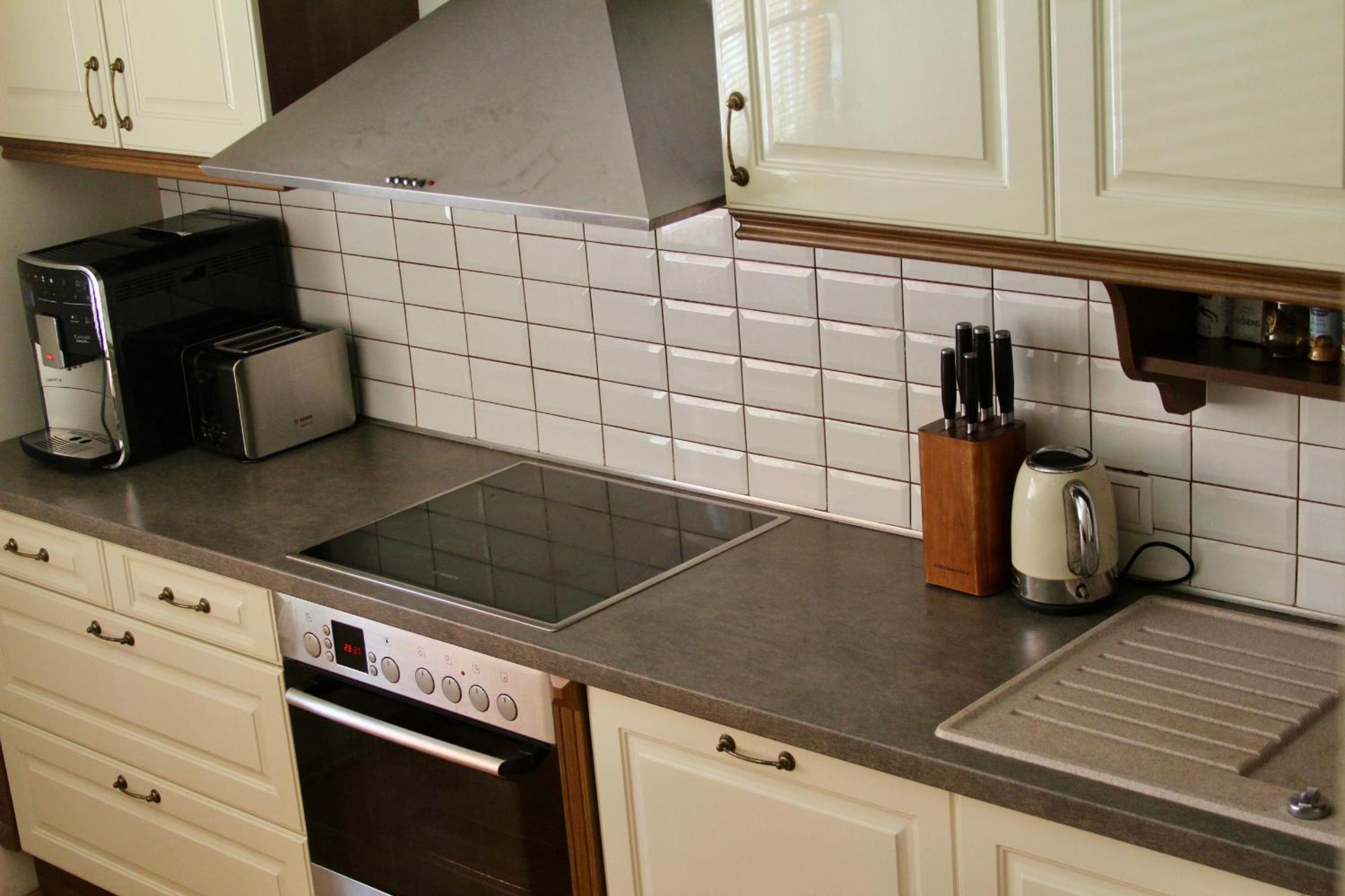 Vingis Park Apartments with 2 Bedrooms & Free Parking view 3
