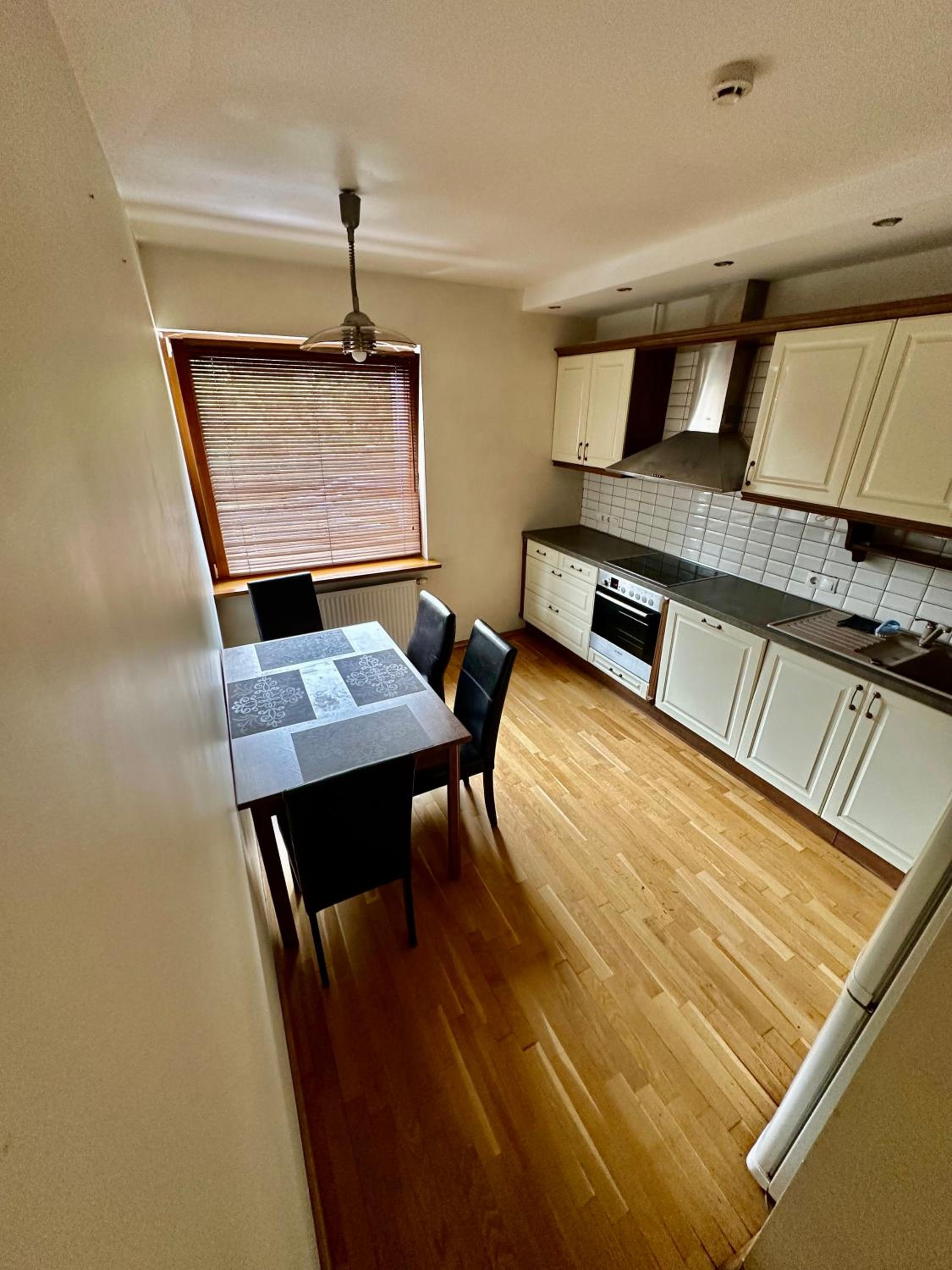 Vingis Park Apartments with 2 Bedrooms & Free Parking view 4