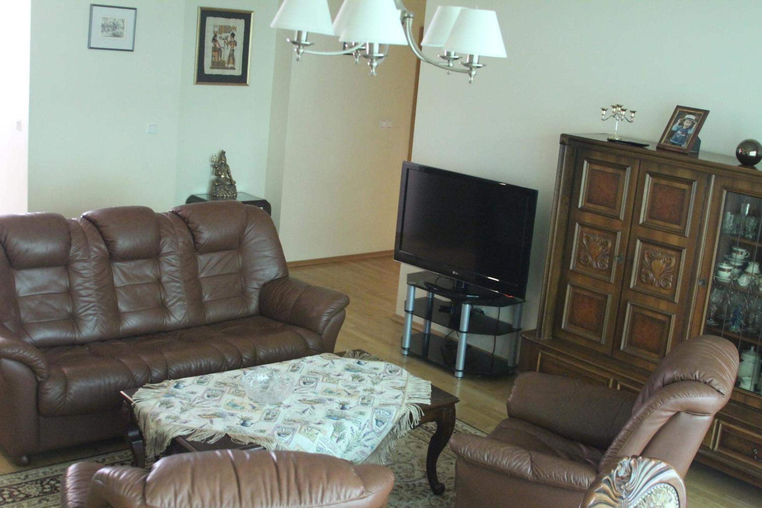 Vingis Park Apartments with 2 Bedrooms & Free Parking view 5