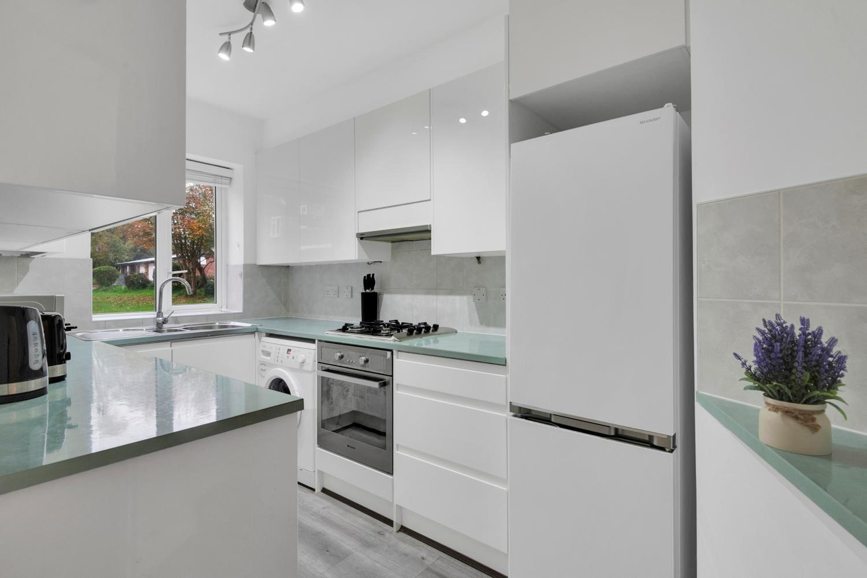 Modern 2-Bed Wembley Apartment view 2