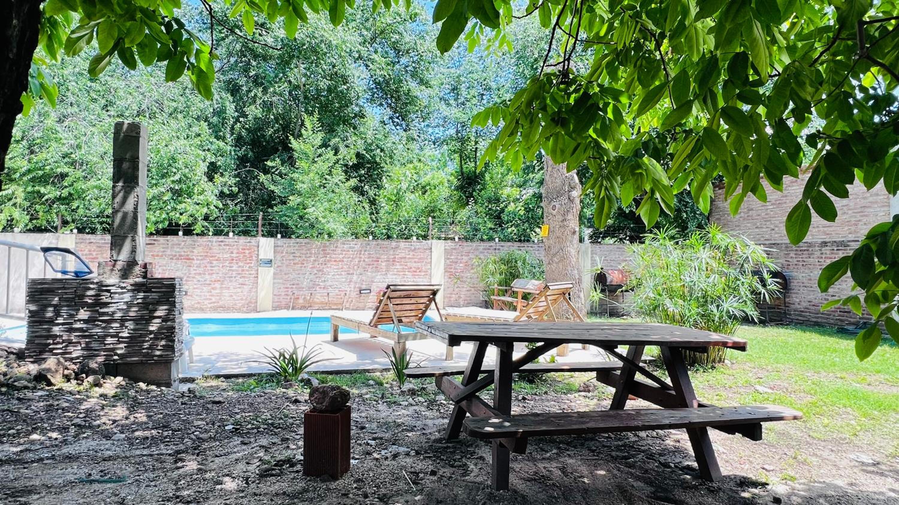 CASA en Balneario c pileta compartida cerca del Centro