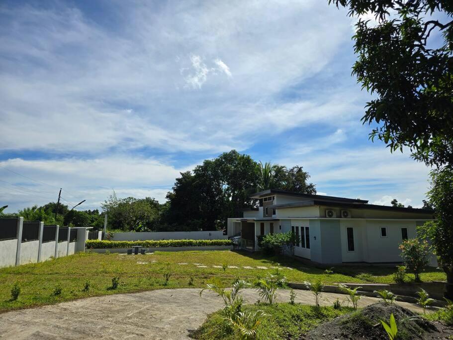 R Villa and Garden view 2
