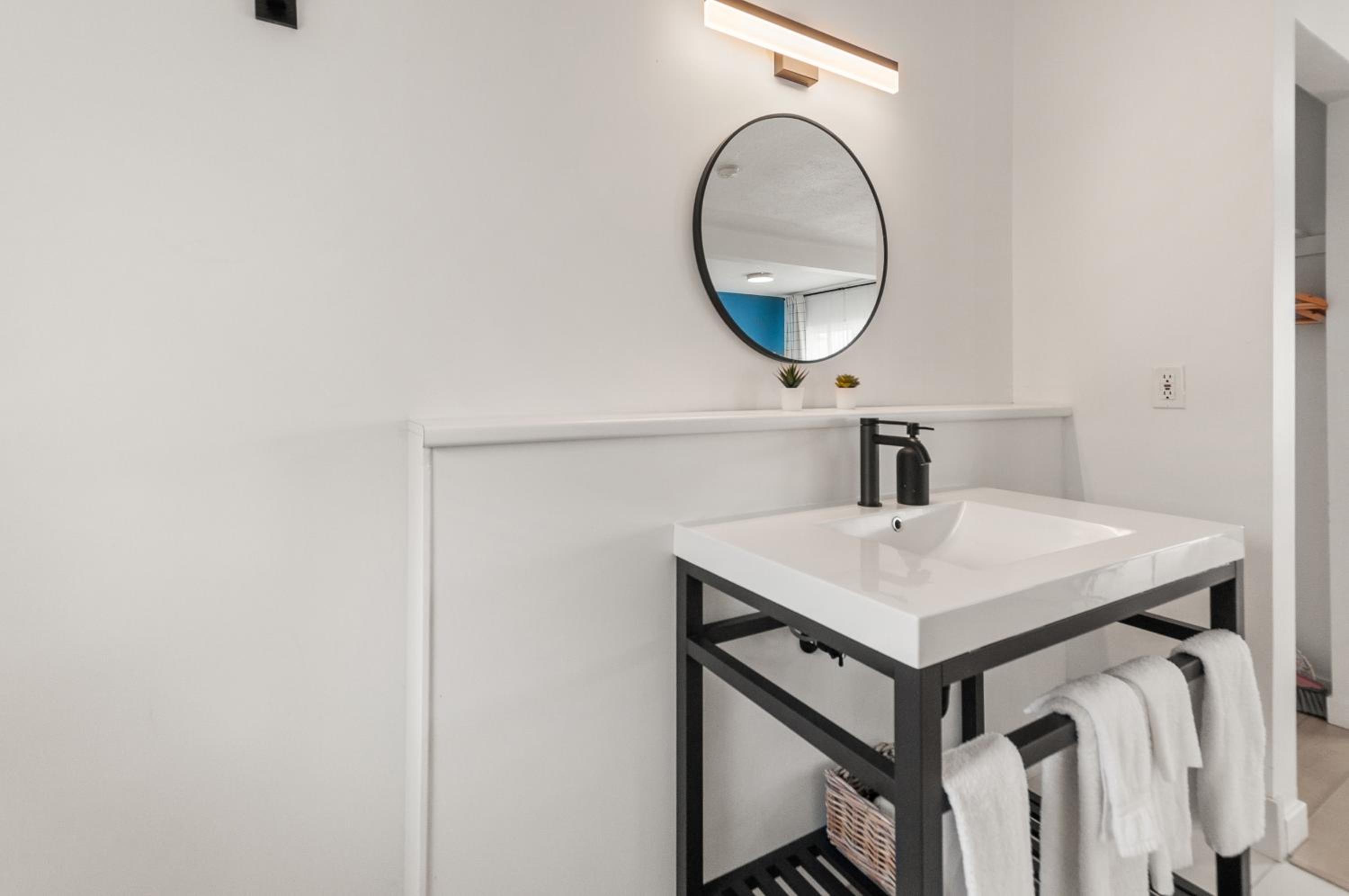 Kettle Valley Beach Resort - Image 2