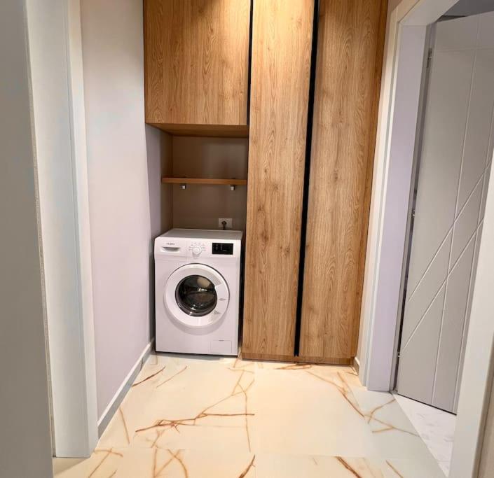 Juri Apartament Lungomare Vlorë