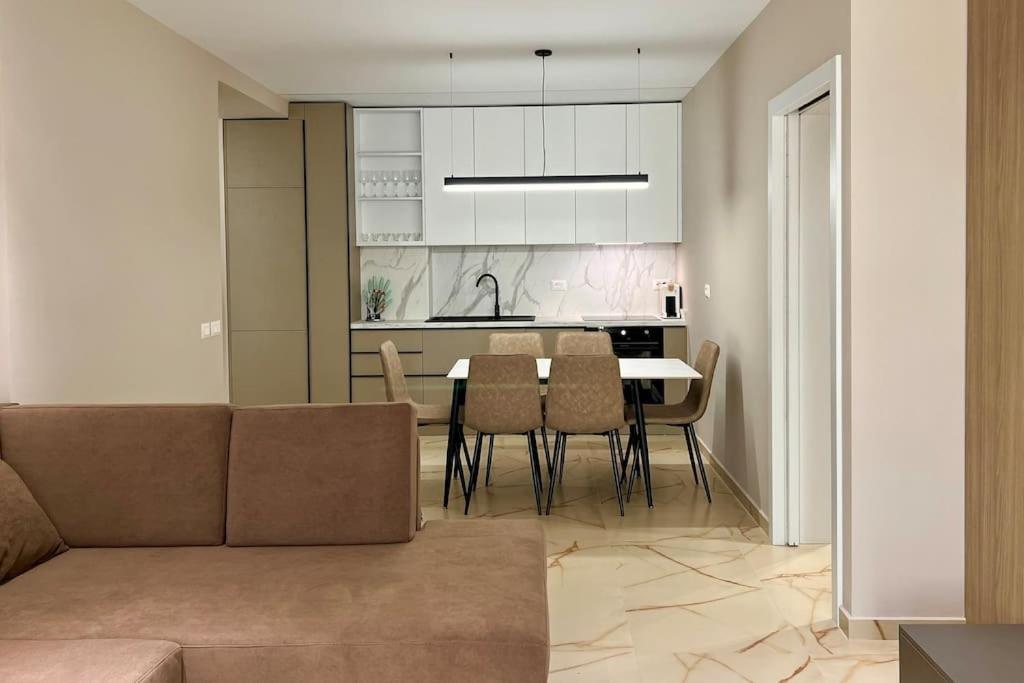 Juri Apartament Lungomare Vlorë