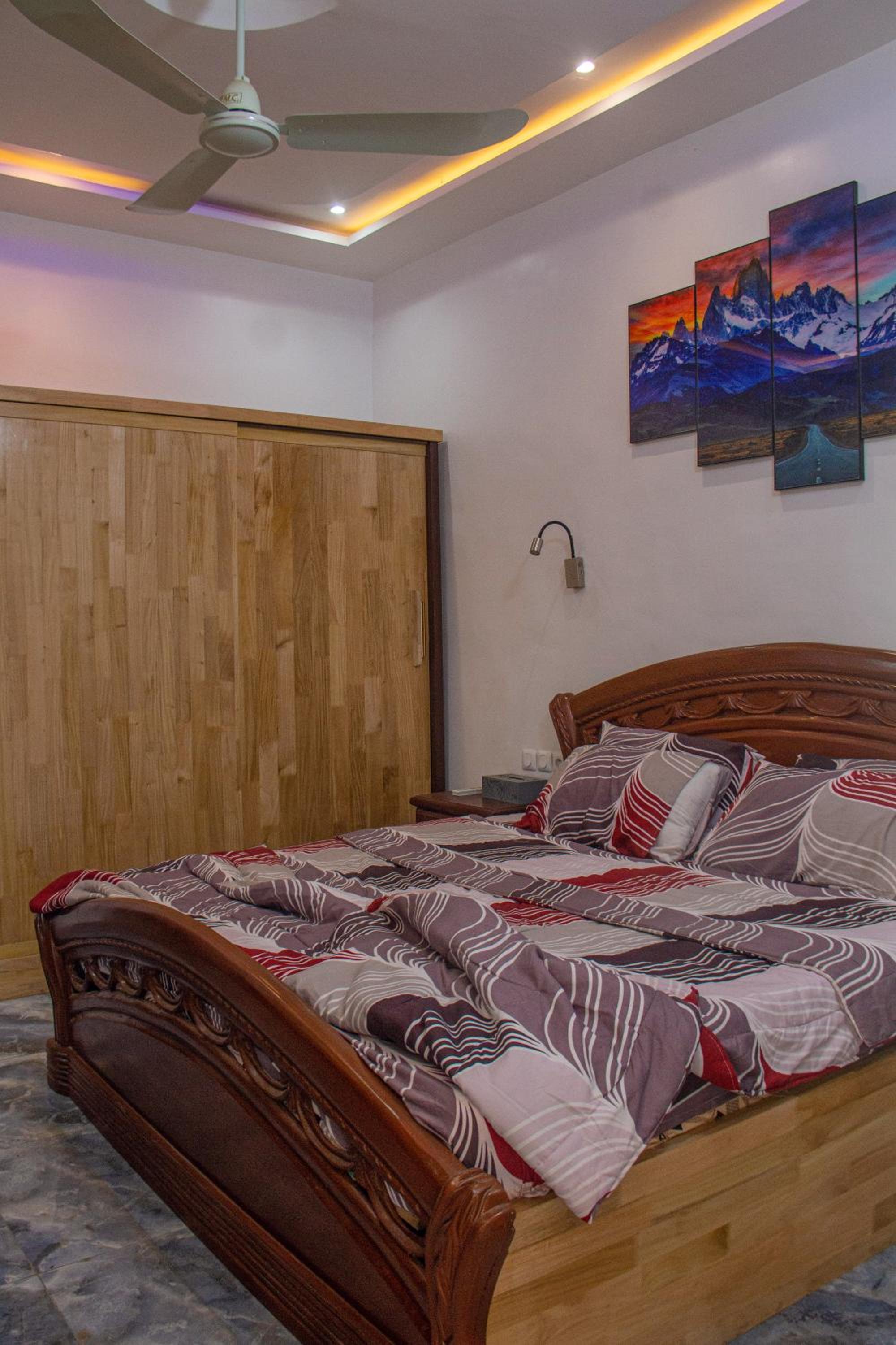RAWADE Guest house