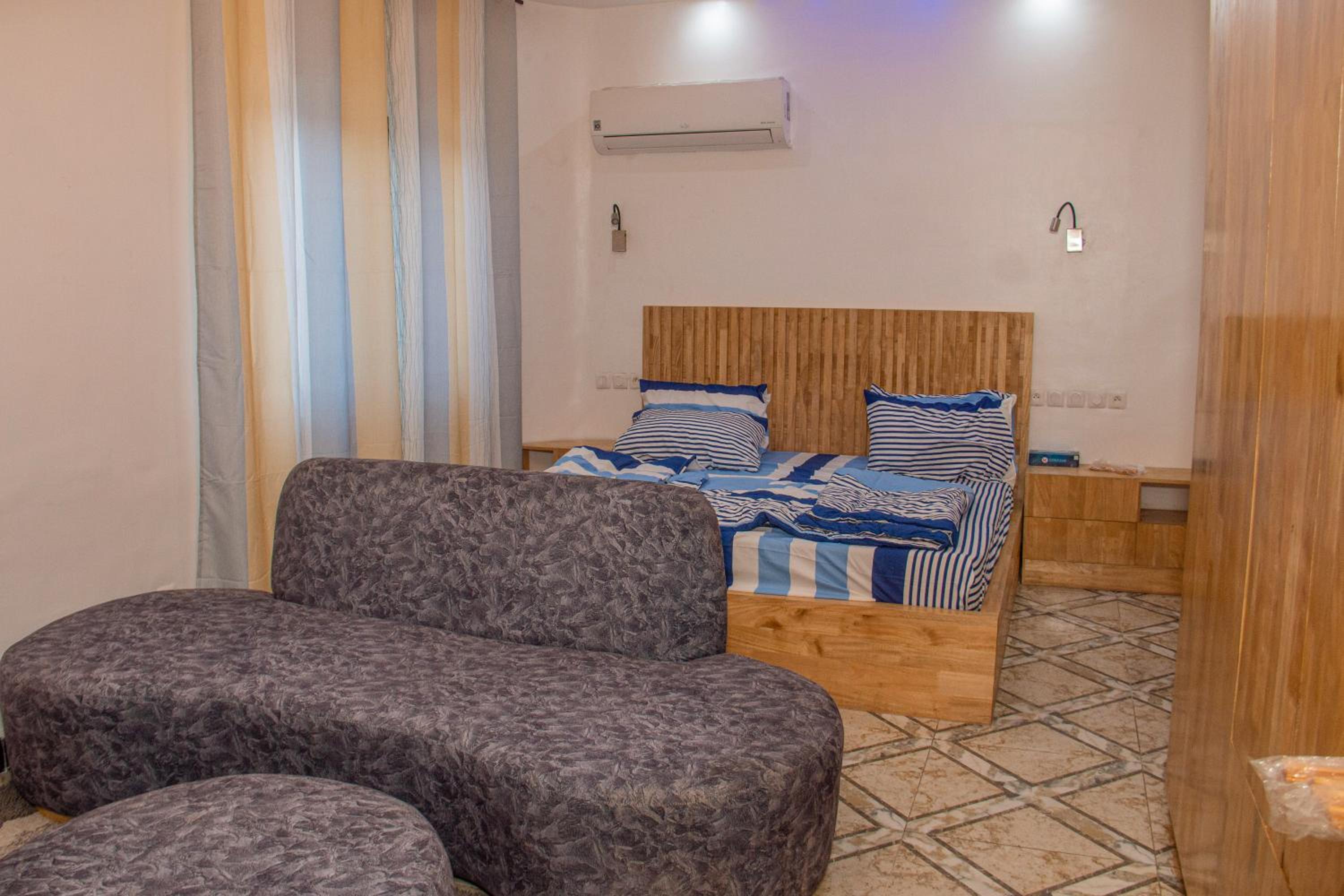 RAWADE Guest house