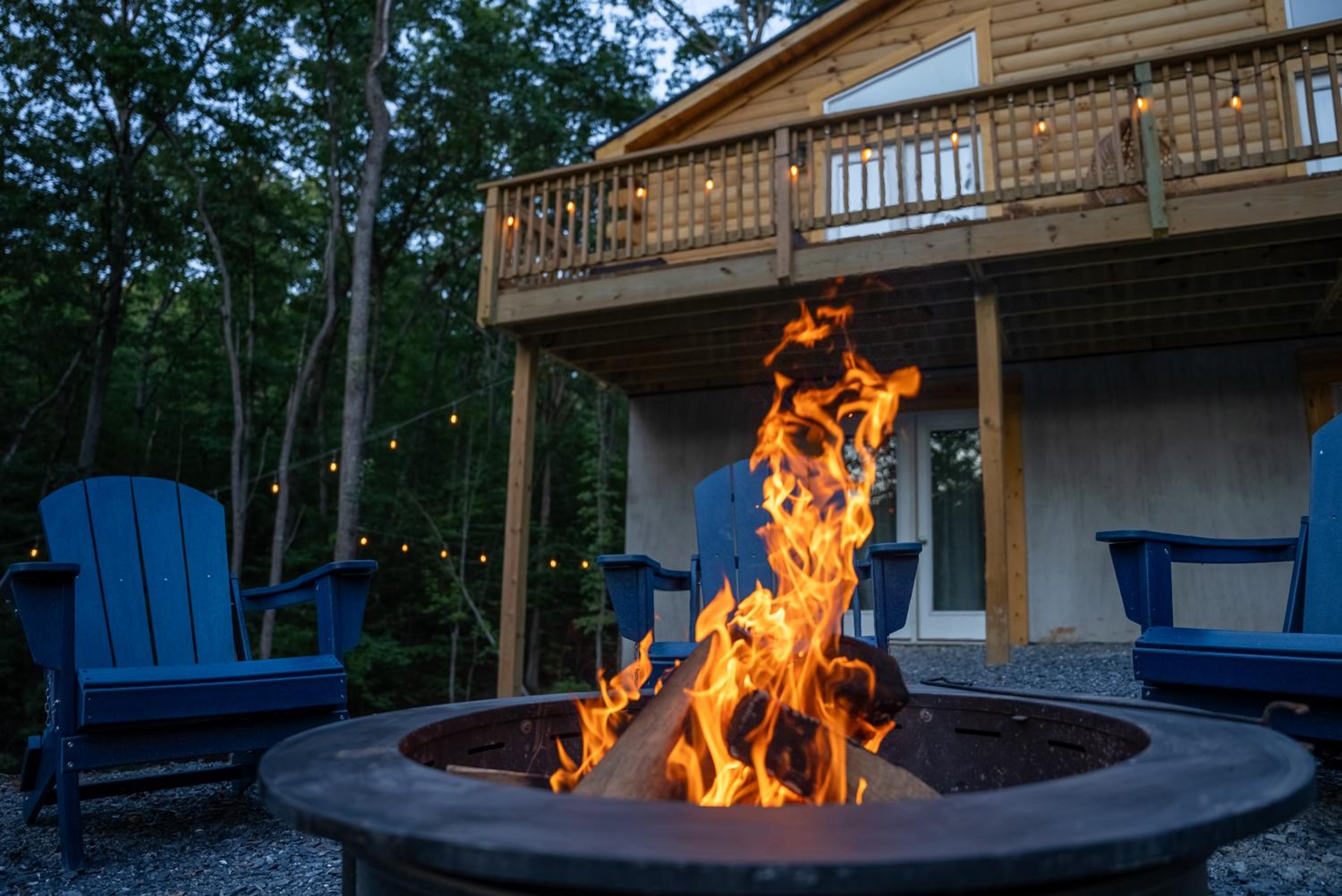 Hotel The Wilderness Cabin - Shenandoah Getaway - Hottub, Arcade, Riveraccess