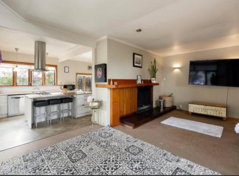 Luxury riverfront accomodation