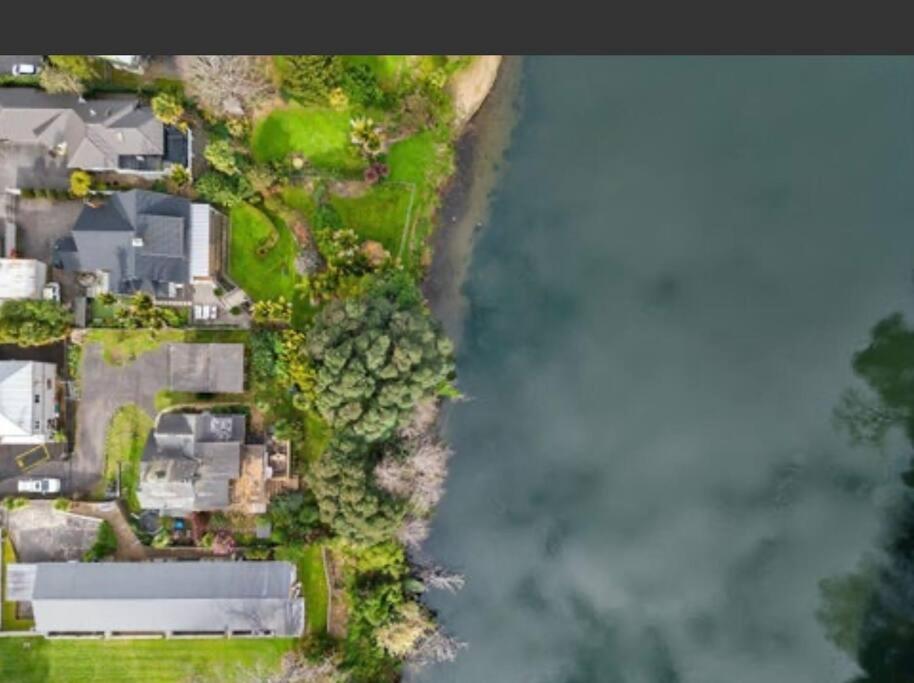 Luxury riverfront accomodation