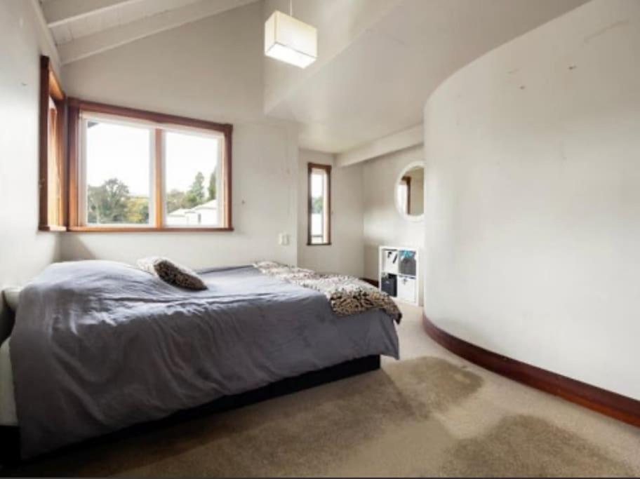 Luxury riverfront accomodation