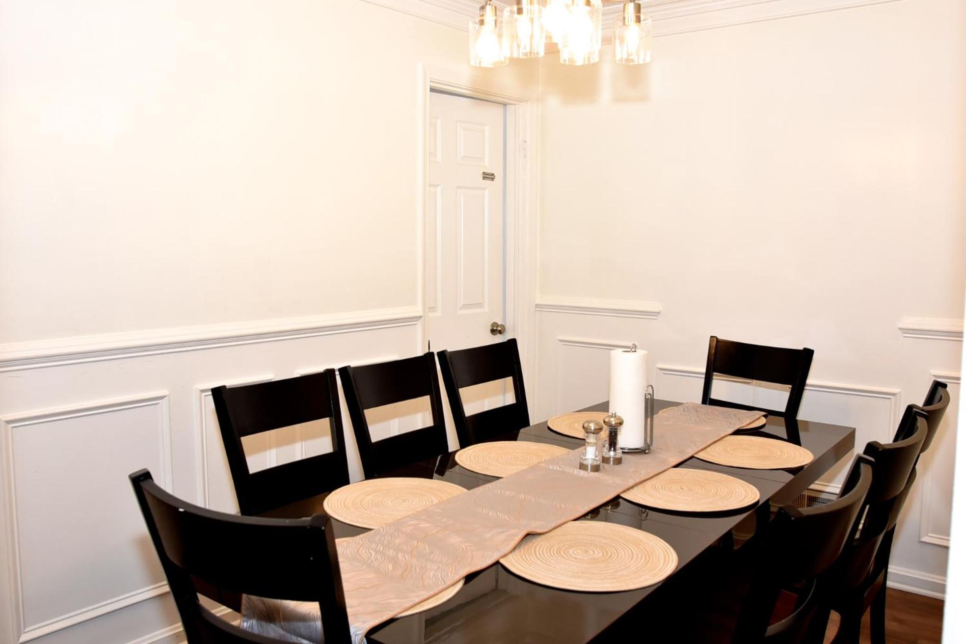 Handsome Home Renovated - close to Metro - Property Image 6