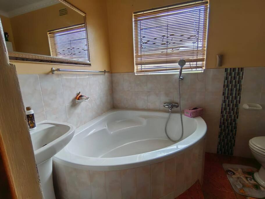 Photo 10