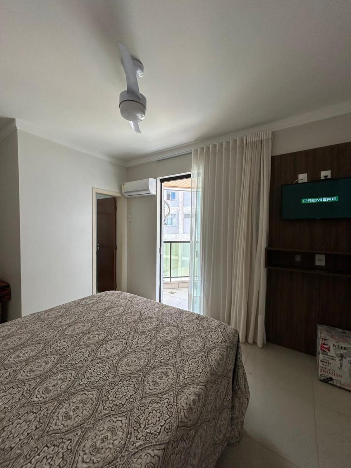 Apartamento três quartos