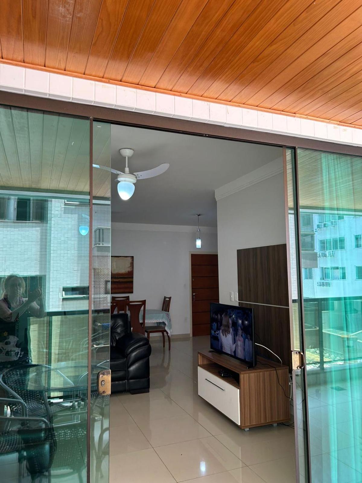 Apartamento três quartos