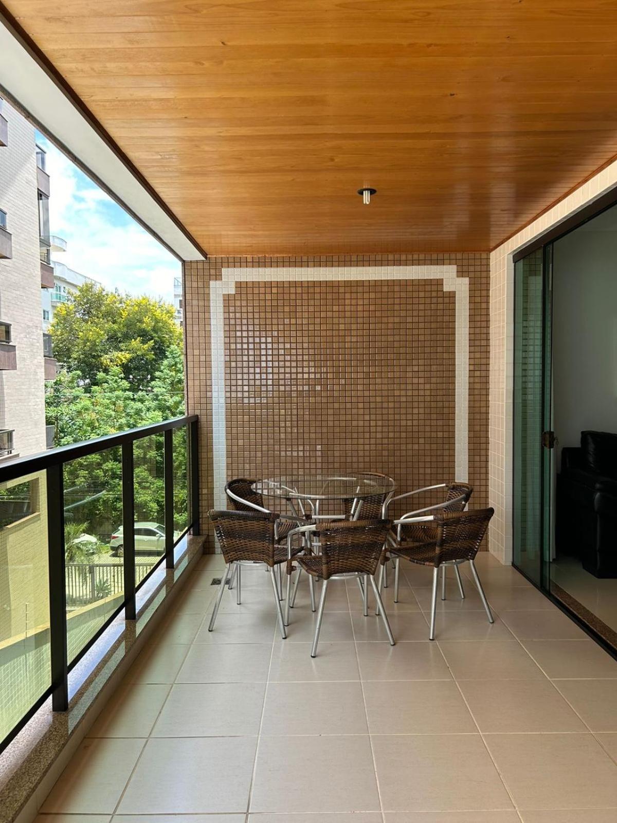 Apartamento três quartos