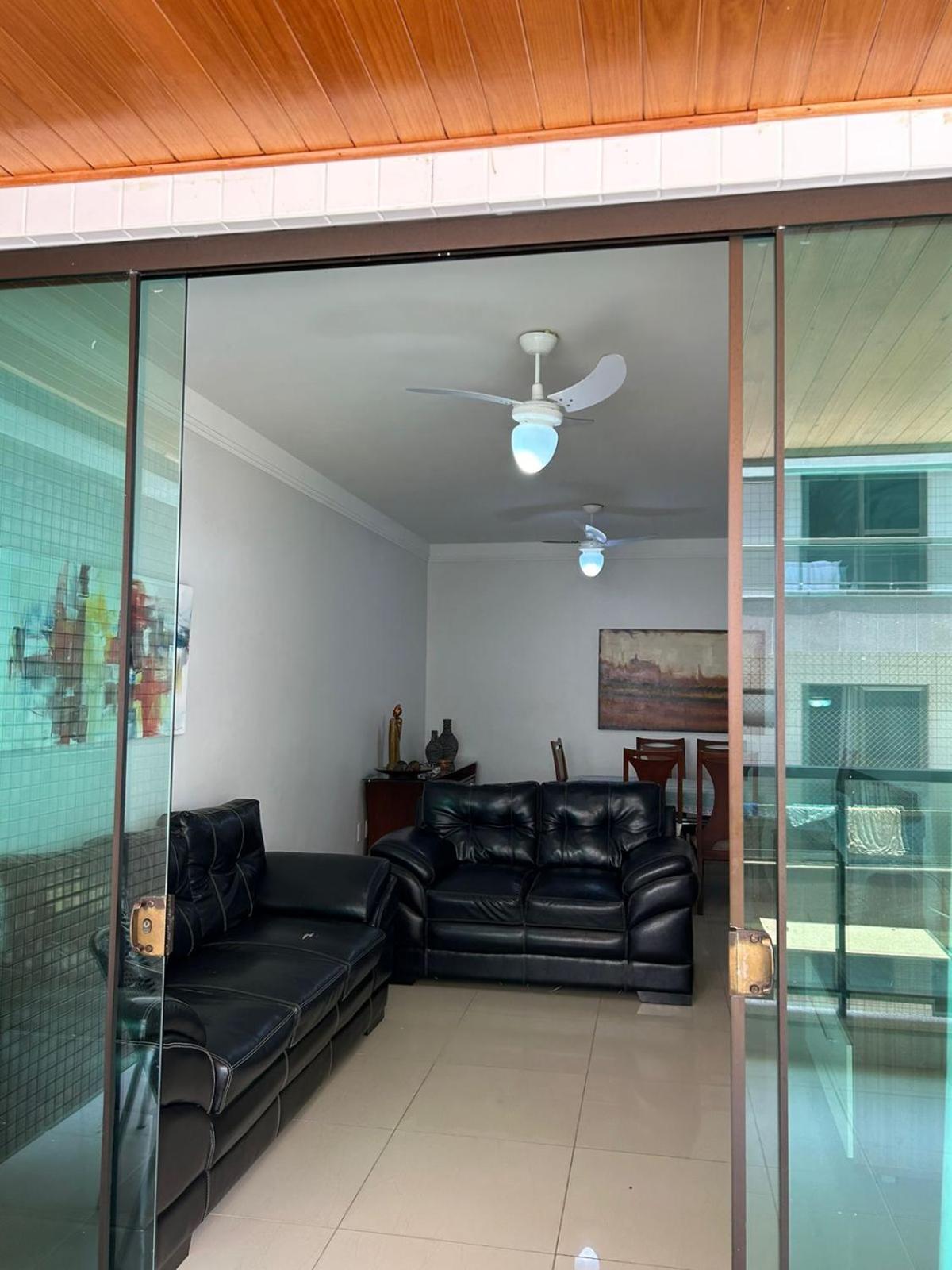 Apartamento três quartos