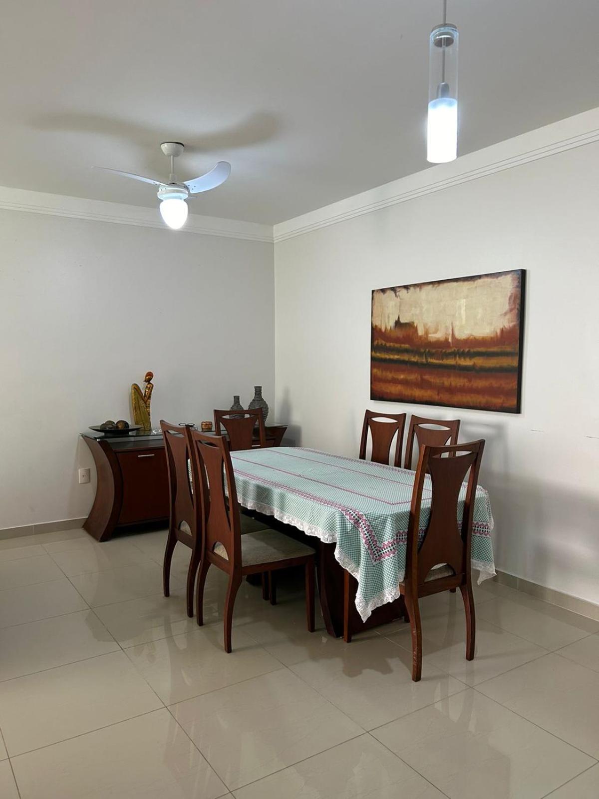 Apartamento três quartos