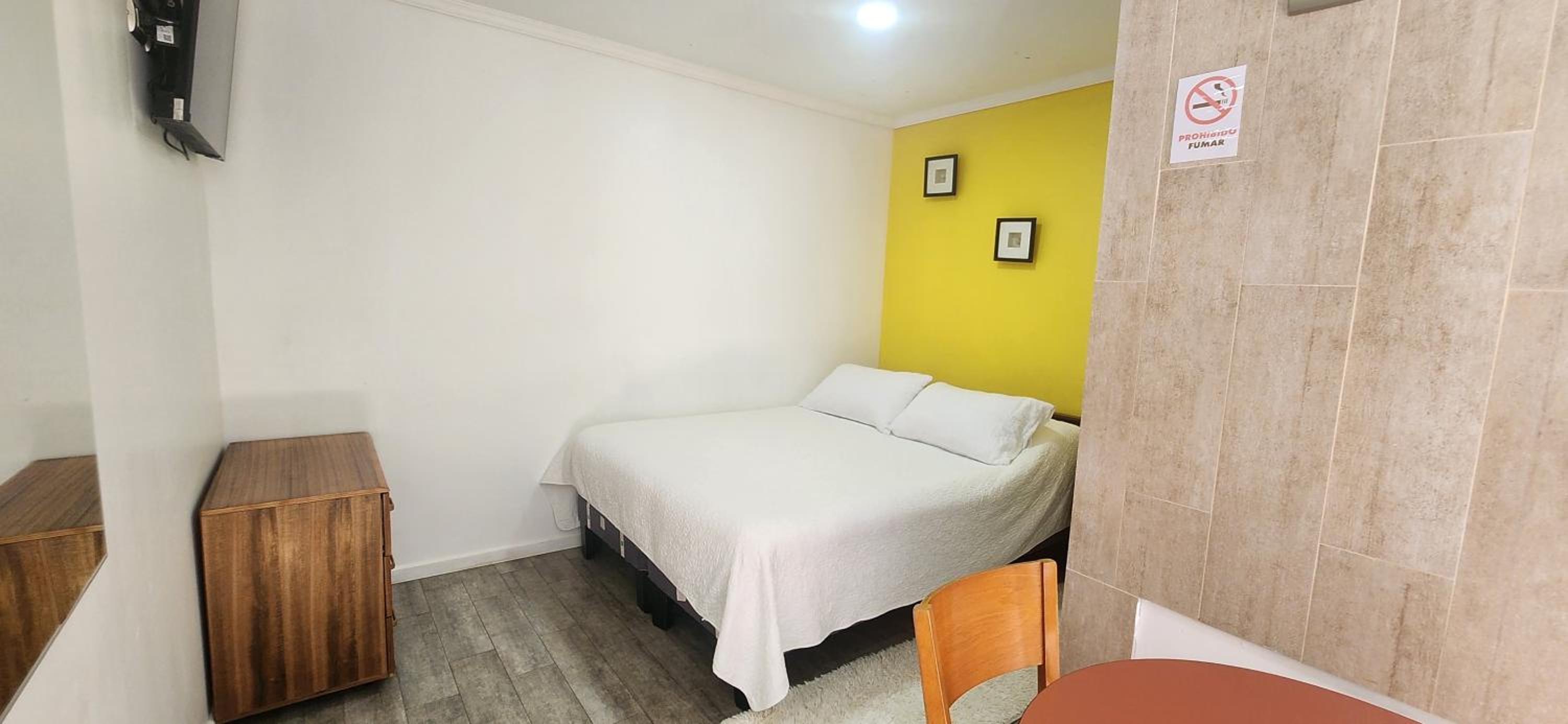 HOSTAL LA MODERNA