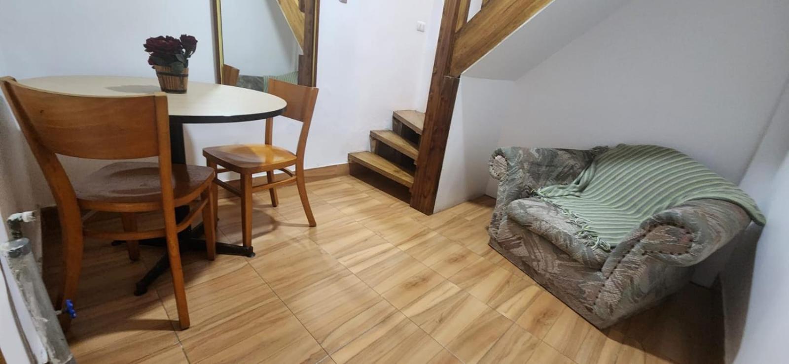 HOSTAL LA MODERNA