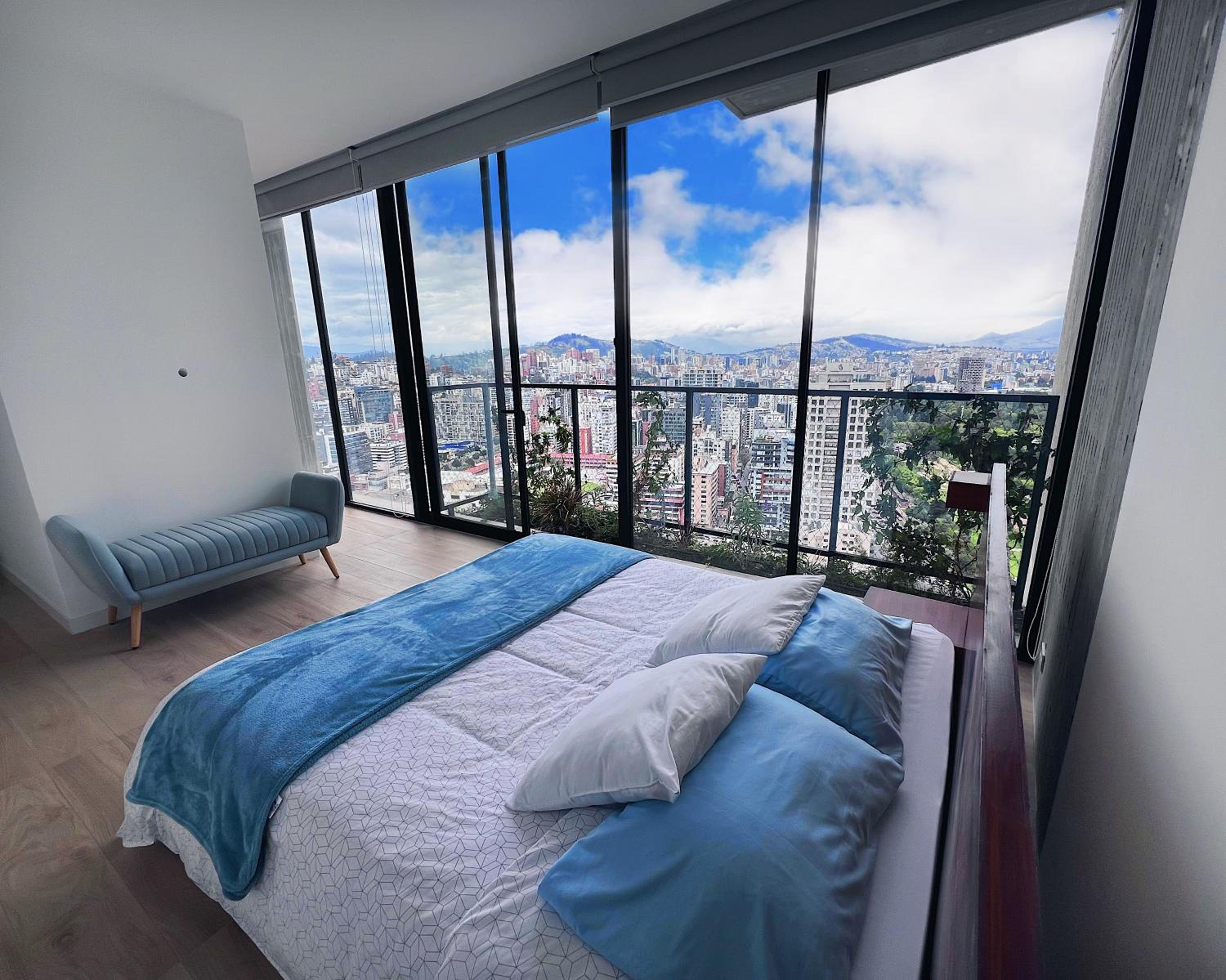 Vive Quito Desde el Edificio Más Alto Piso 28 view 4