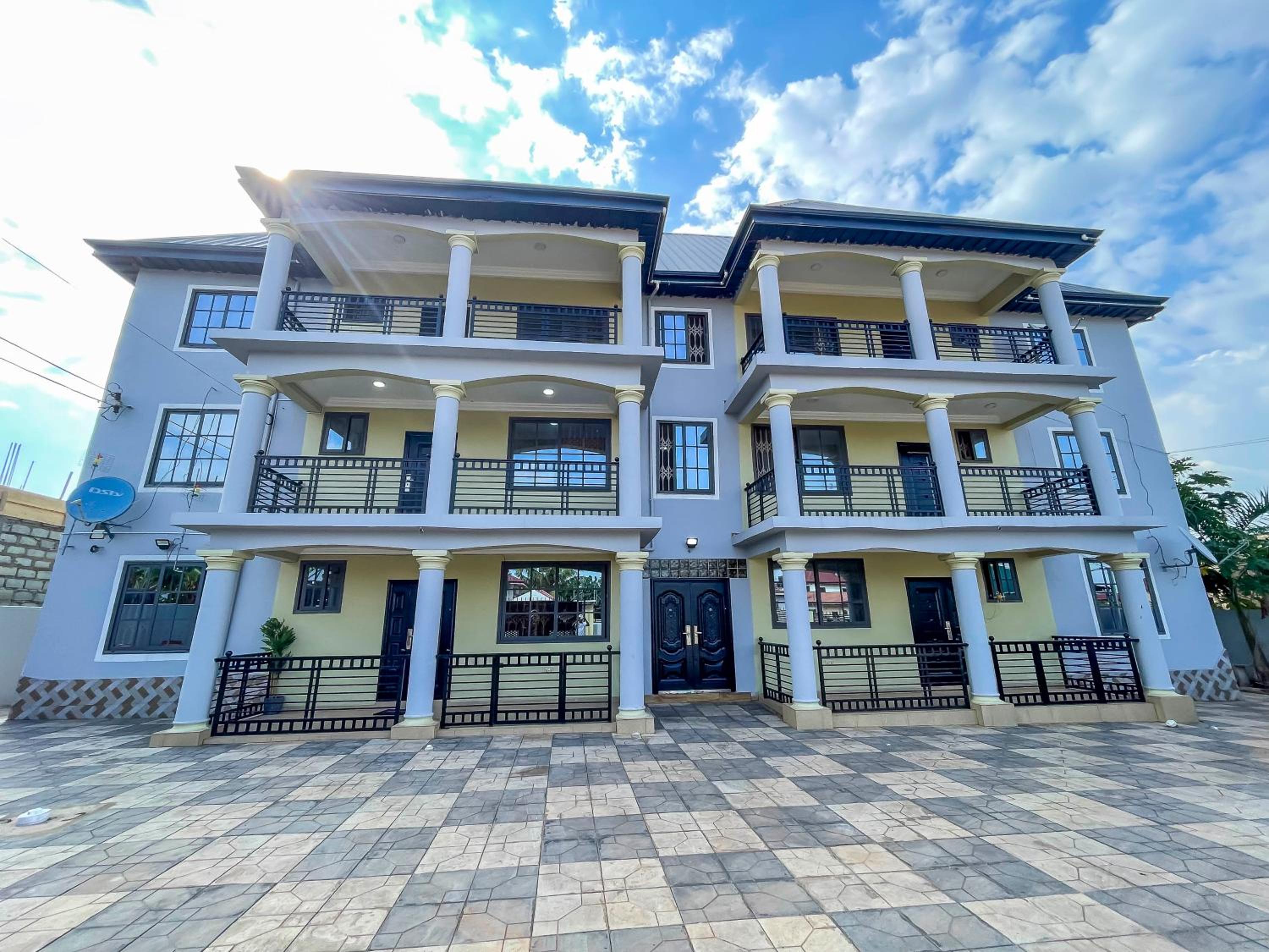 Caroline Cozy Apartment view 4