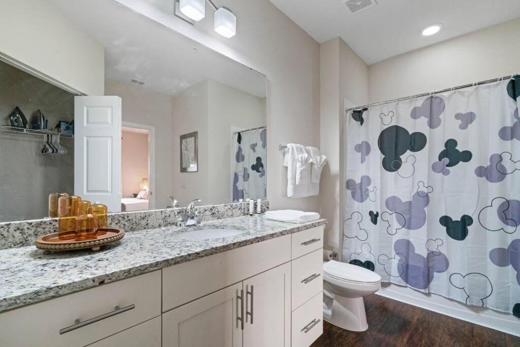 Themed Villa, Great Location with proximity to Disney view 2