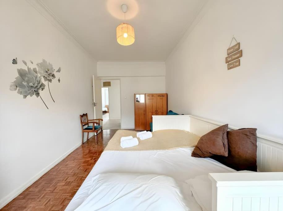 Pascoal de Melo Flat by Homeful Homes view 2