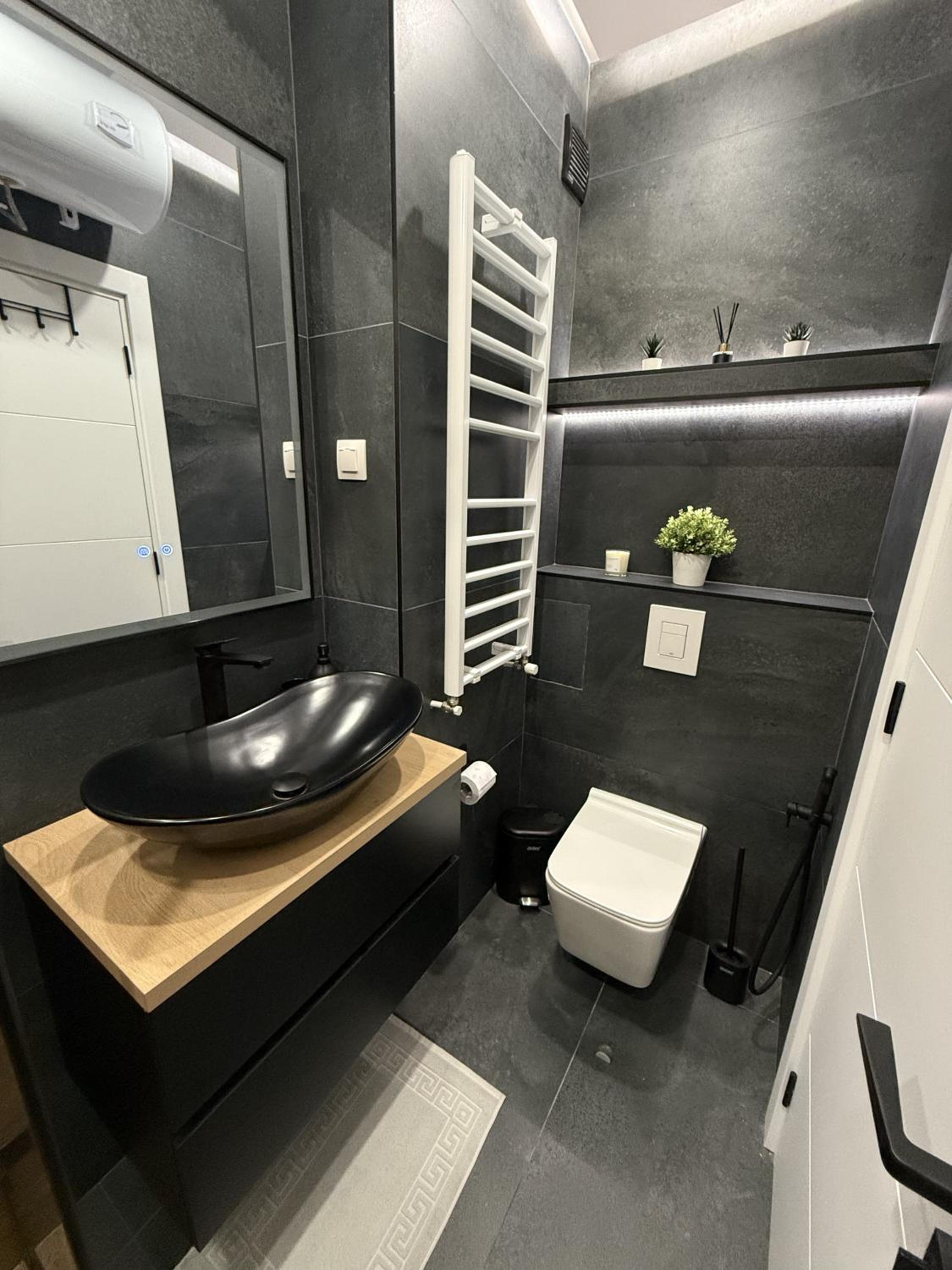 AveNew Luxury Apartment 3
