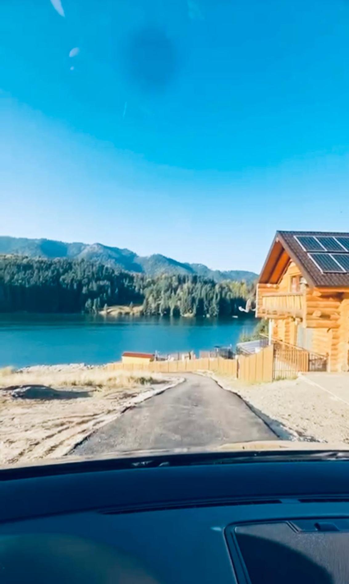 Chalet du Lac view 3