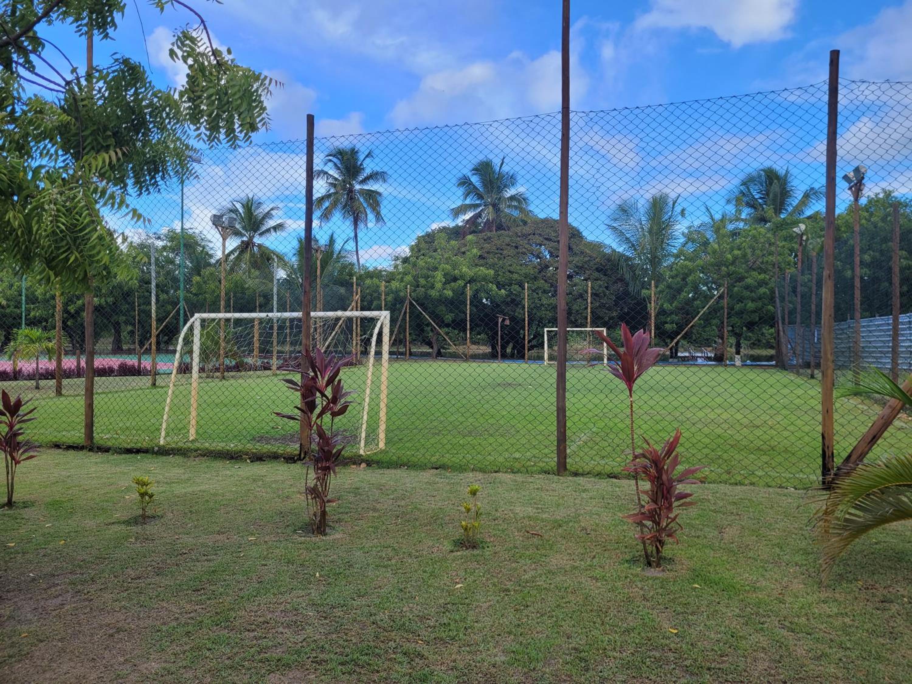 Guarajuba, 5 suites e piscina
