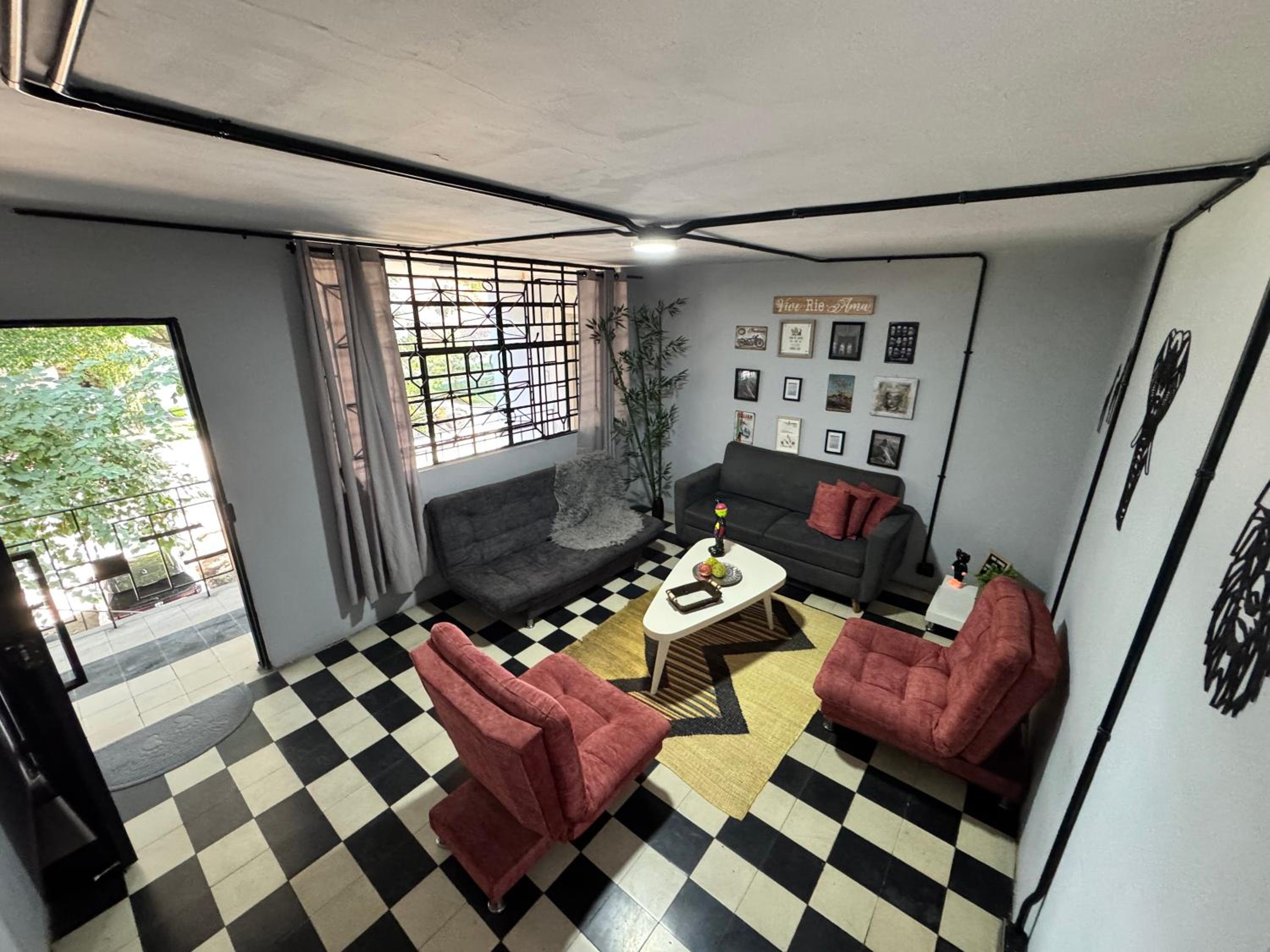 Spacious dream house Medellín Laureles