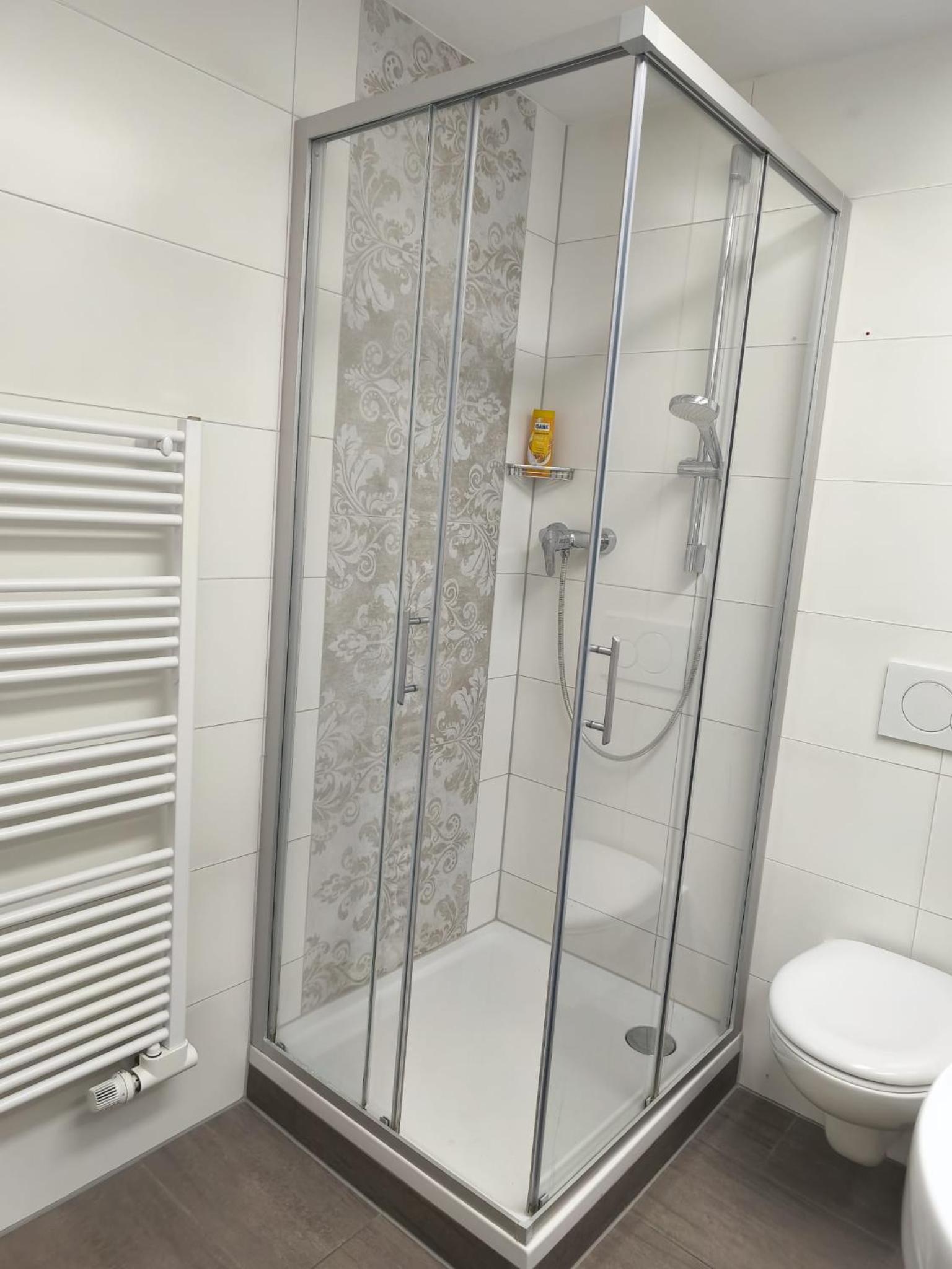 Home 1 - 70qm Luxus City Apartment mit Balkon nahe Messe im Zentrum Nürnbergs- ruhige und zentrale Lage, Parkplatz inklusive