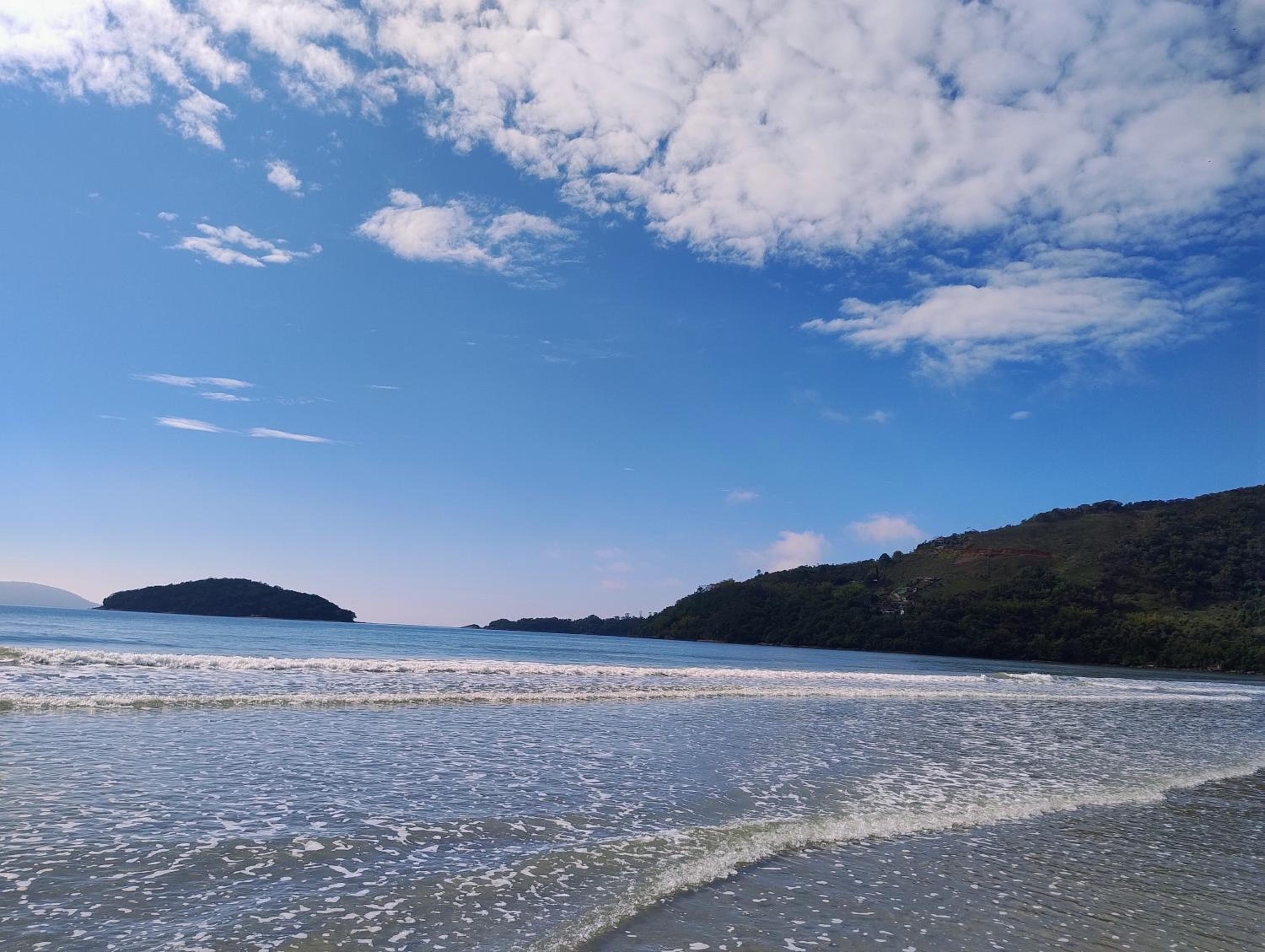 Pé na areia Ubatuba praia do sapê