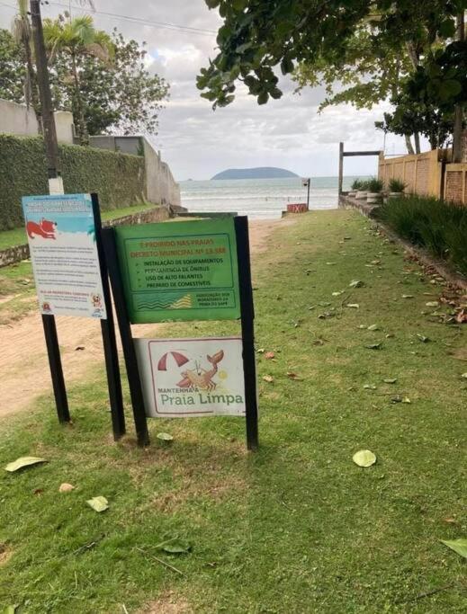 Pé na areia Ubatuba praia do sapê