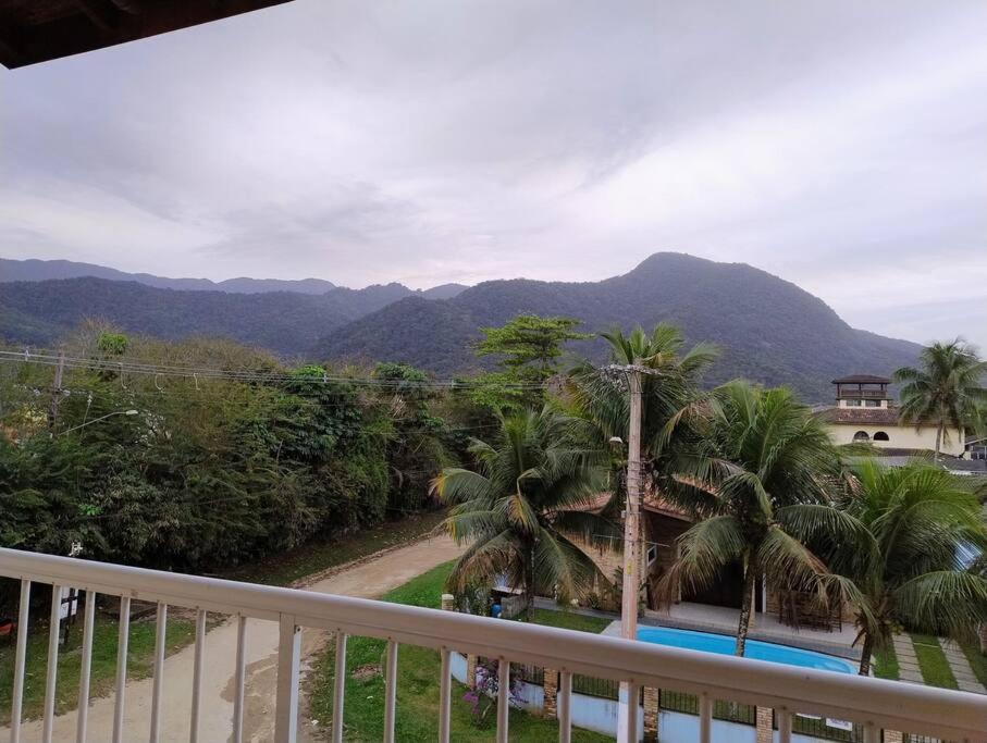 Pé na areia Ubatuba praia do sapê