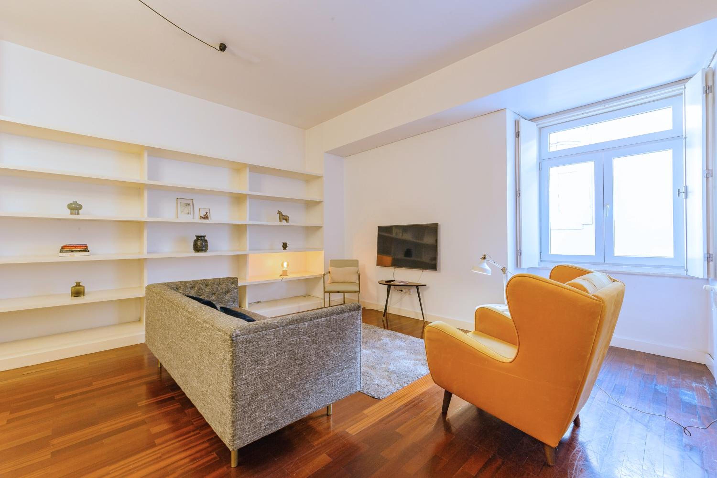 Chiado 2 Bedroom Elegant Apartment view 4