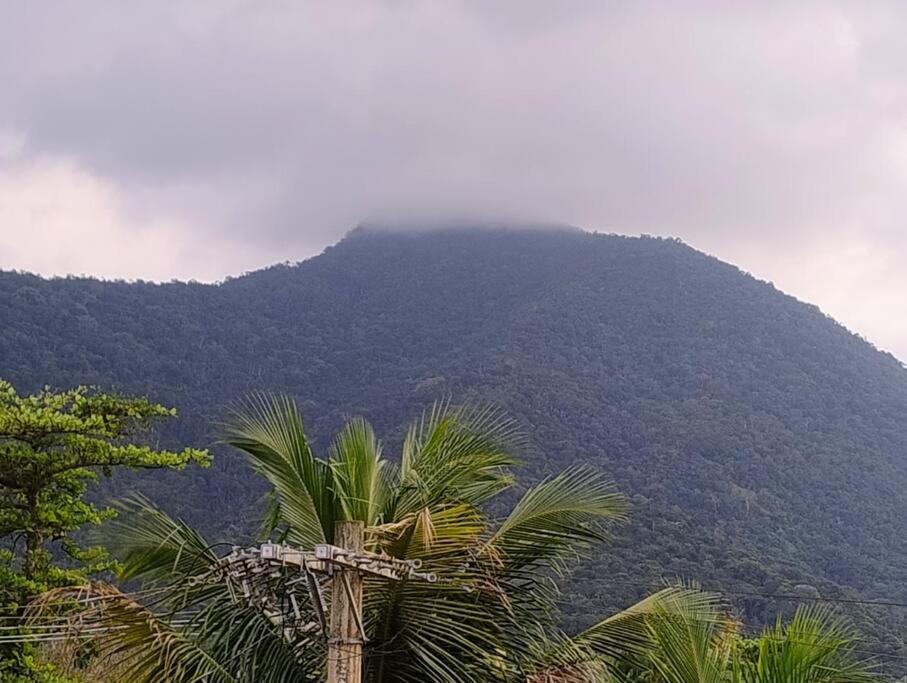 Pé na areia Ubatuba praia do sapê