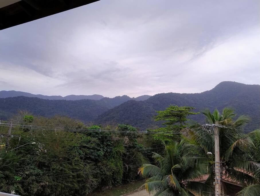 Pé na areia Ubatuba praia do sapê